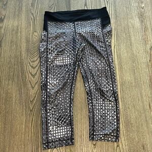 Under Armour Girls Youth Heat Gear Capri Crop Leggings Geometric Gray Size L